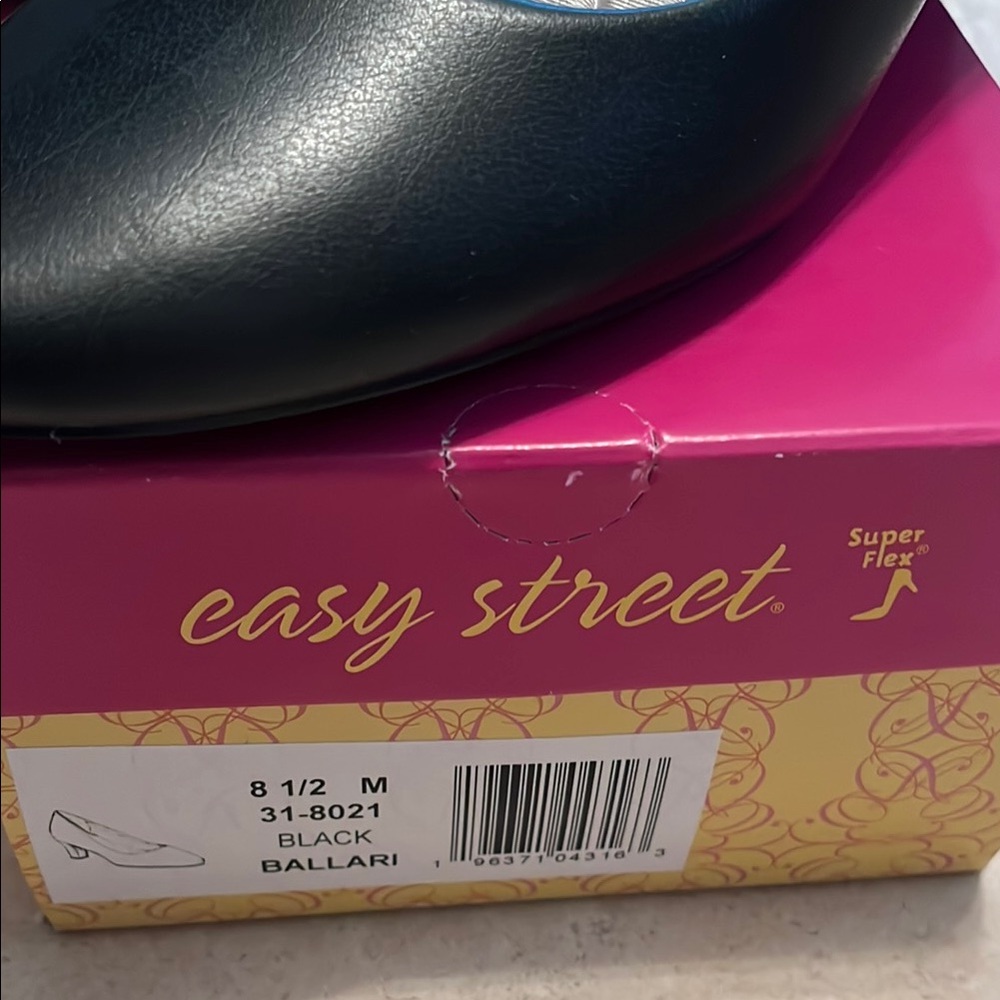 Easy Street Black pumps - Picture 2 of 4